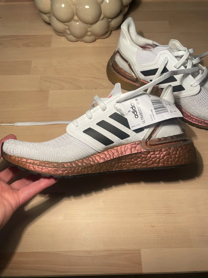 New Adidas Ultraboost running shoes, sneakers, size US 8, 24.5 c - photo 2
