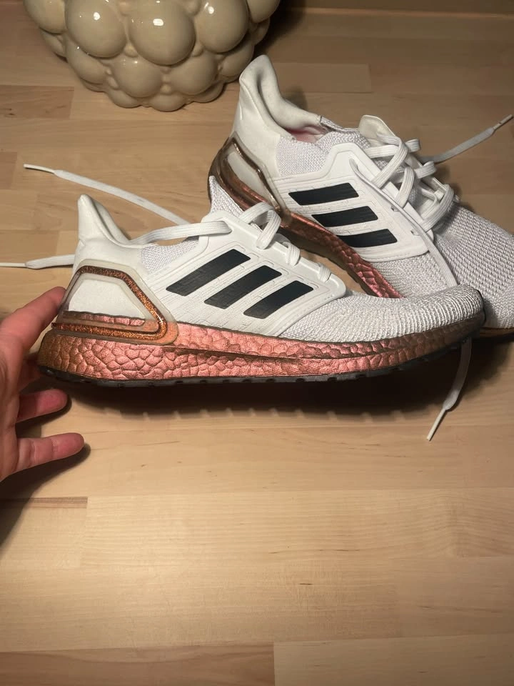 New Adidas Ultraboost running shoes, sneakers, size US 8, 24.5 c - photo 3