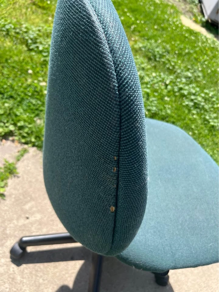4 Used Roll Around Desk Chairs - photo 5