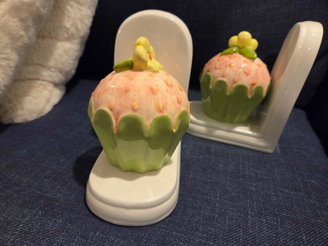 Whimsical Ceramic Cupcake Bookends (Set of 2) - photo 4