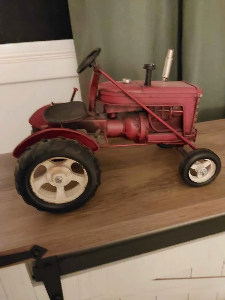 Red Metal Vintage Style Toy Tractor - photo 3