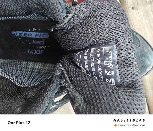 Sketchers Hiking Boots Size 7 - photo 3