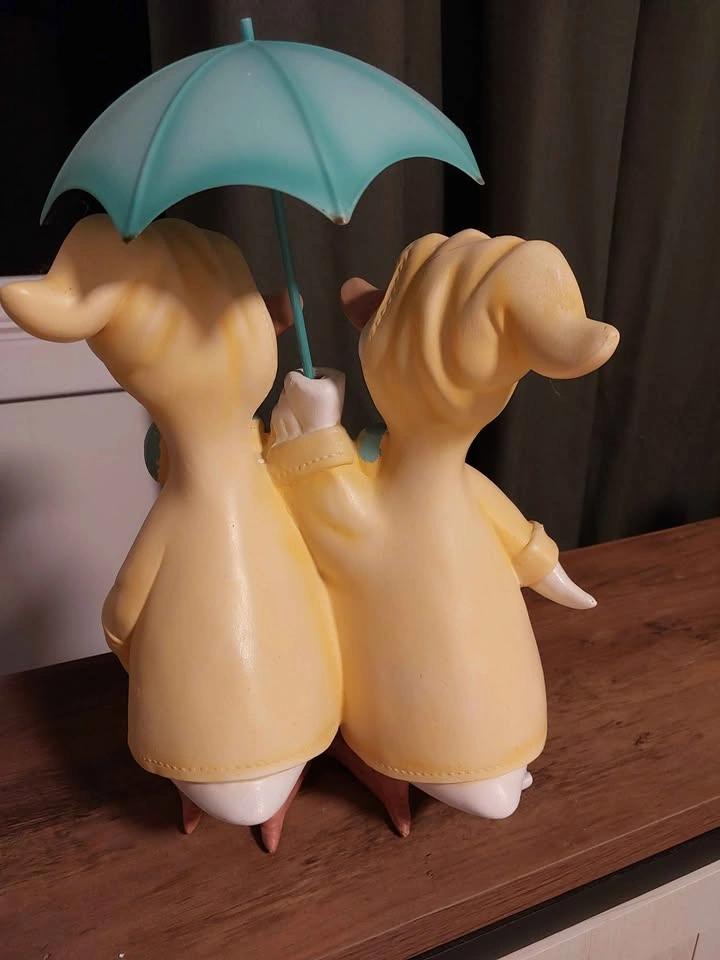 Cute Duck Couple Figurine Yellow Raincoats Umbrella - photo 3
