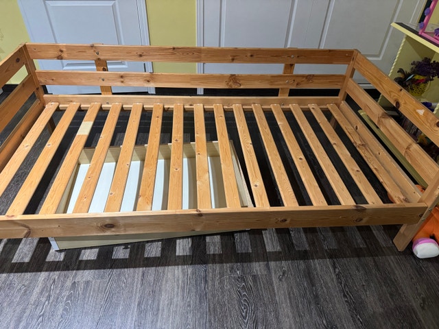 Single bed with mattress