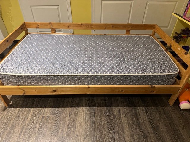 Single bed with mattress - photo 4