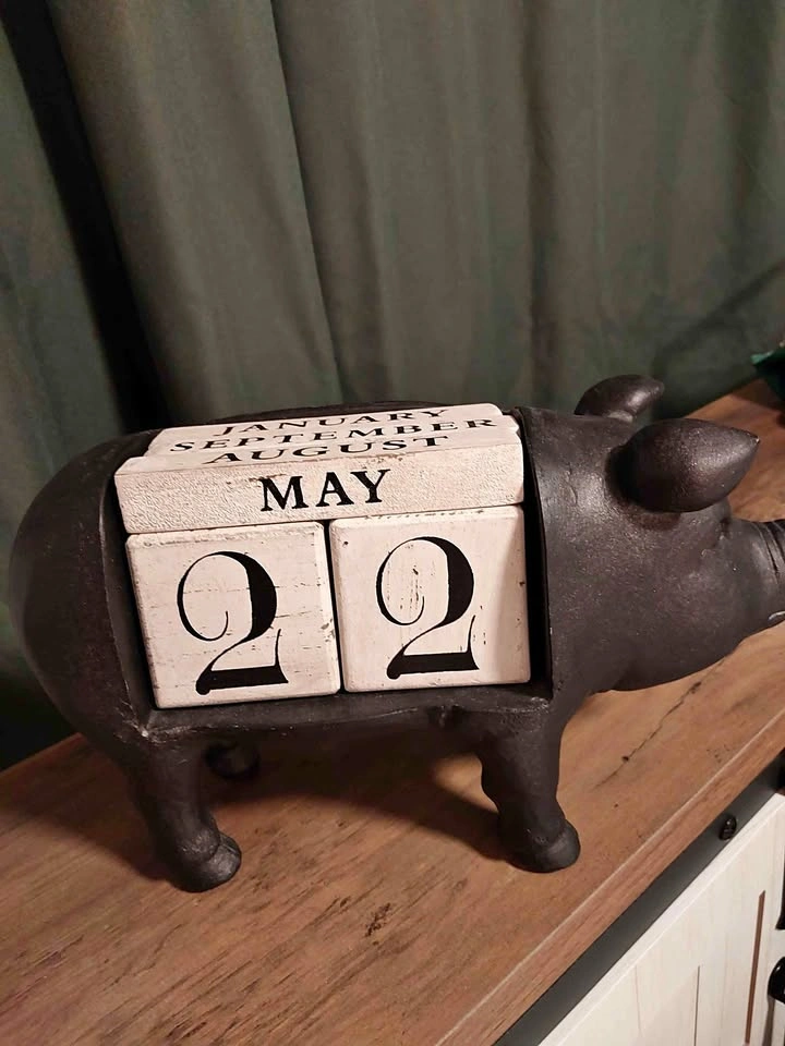 Cast Iron Pig Perpetual Calendar