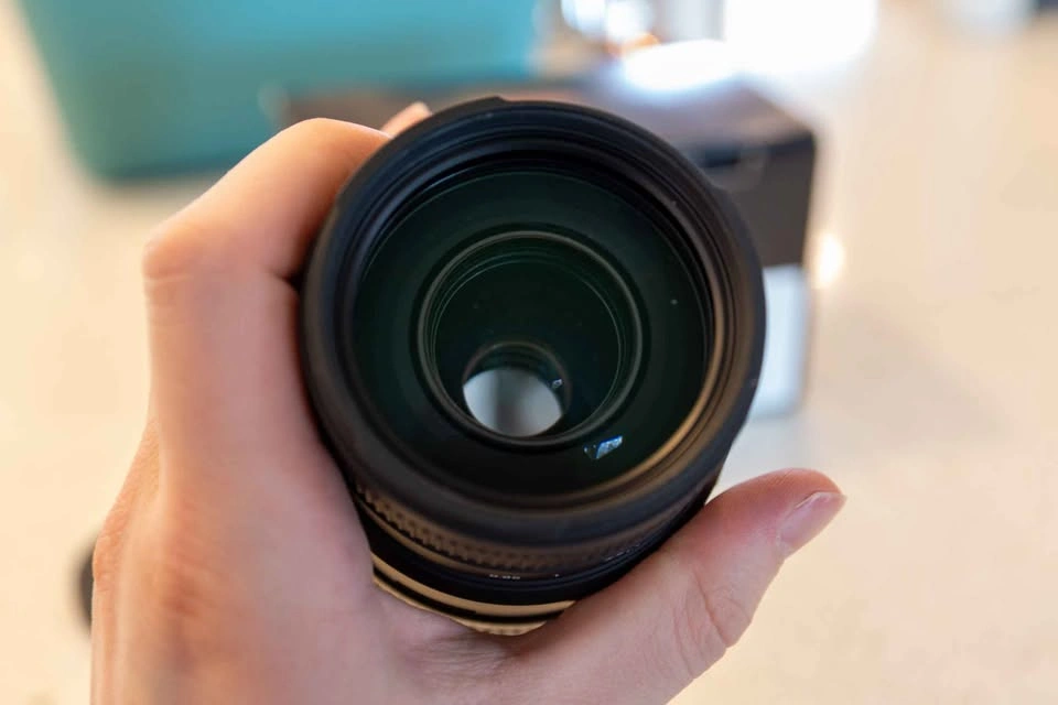 SIGMA 70-300mm F4-5.6 DG Macro Lens (Canon EF) - photo 4
