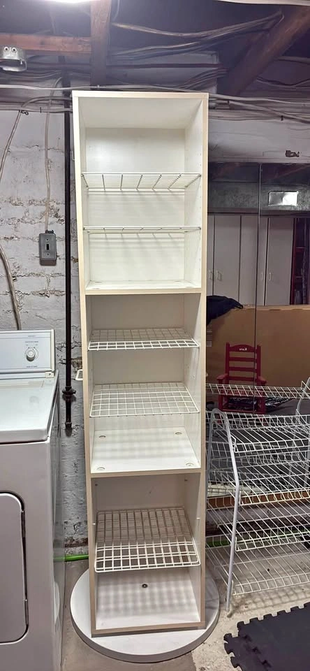 Turning shelf. With mirror