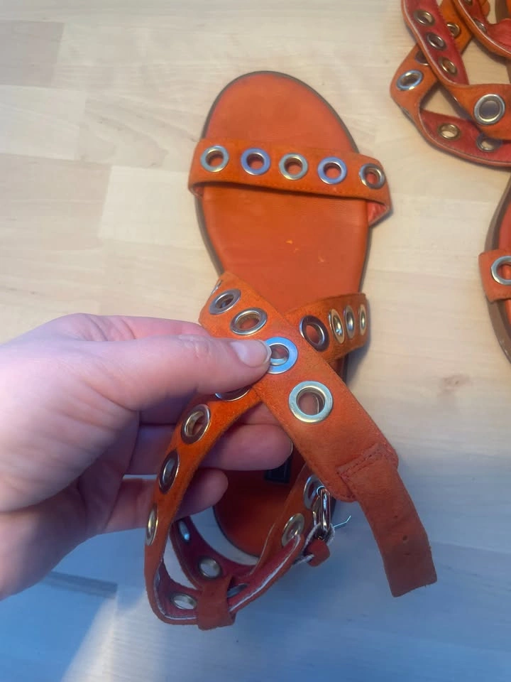 US 6, VITACCI Orange leather and suede sandals - photo 3
