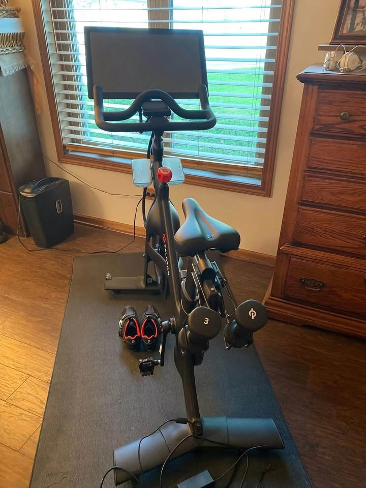 Peloton Bike - photo 4