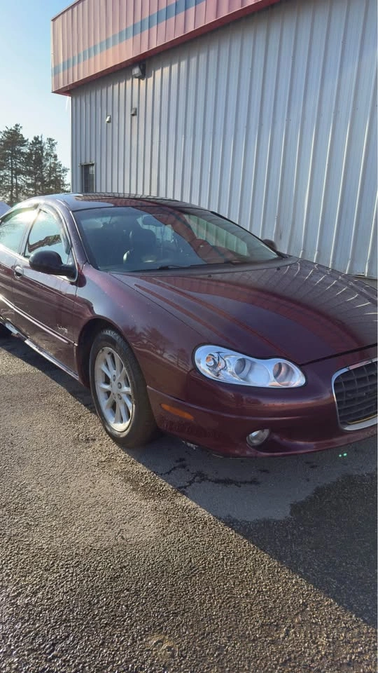2001 Chrysler LHS - photo 2
