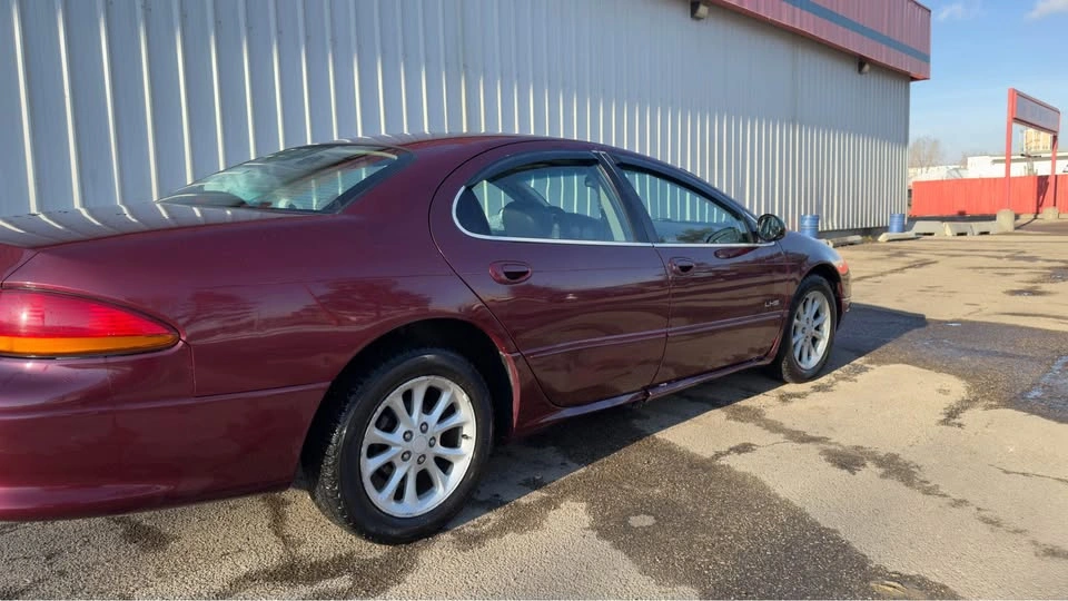 2001 Chrysler LHS - photo 4
