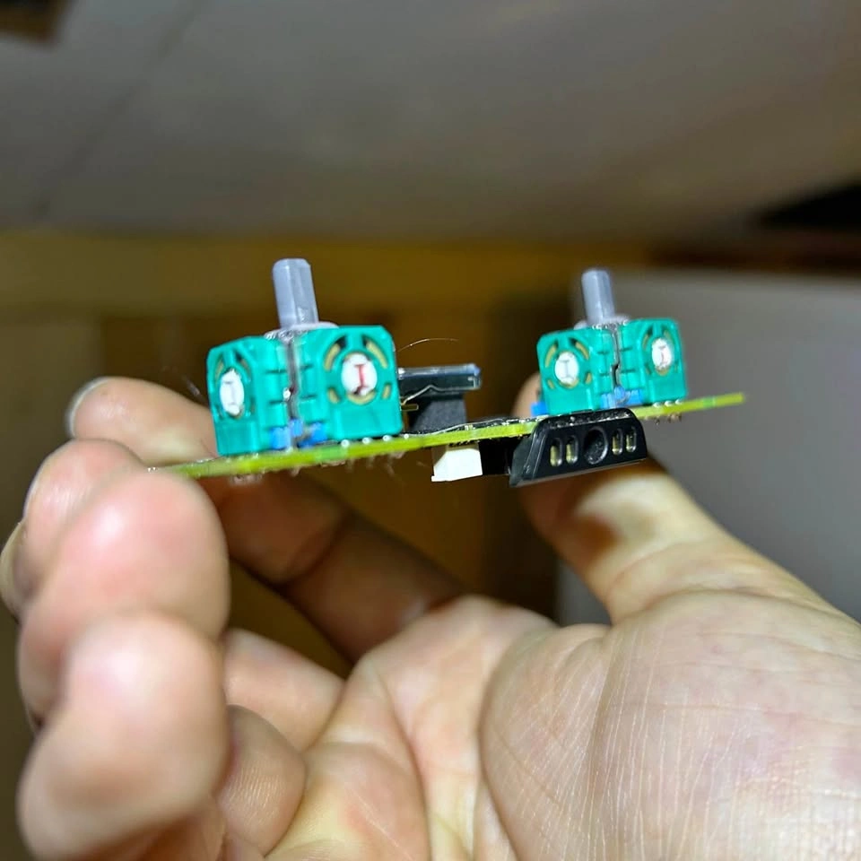 FIX STICK DRIFT SAME DAY – Xbox & PlayStation Controllers