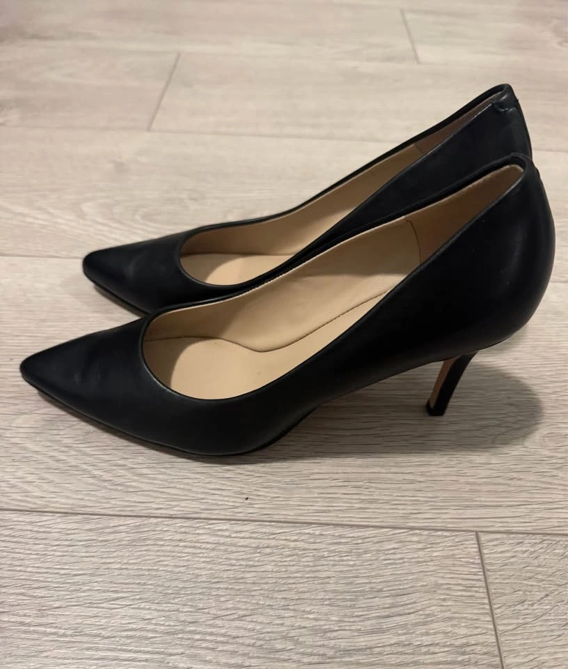 ALDO Black Pointed Toe Heels Size 8.5 - photo 2