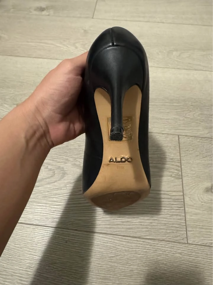 ALDO Black Pointed Toe Heels Size 8.5 - photo 3