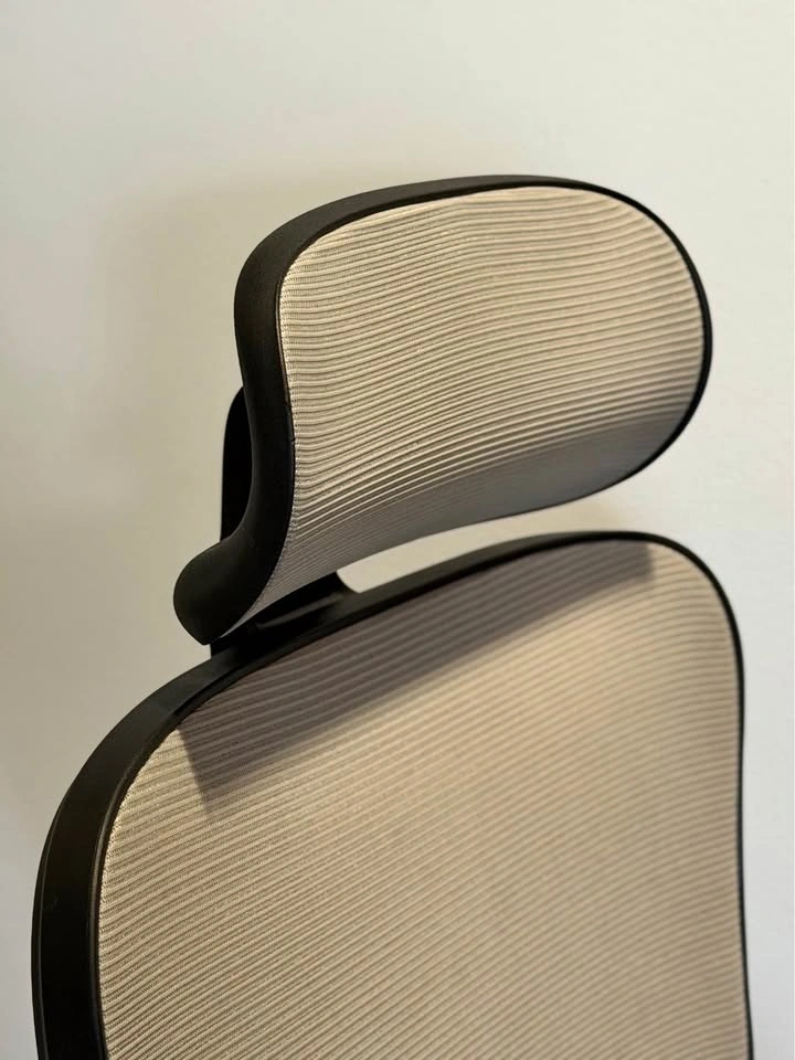 Ergonomic Beige Office Chair with Headrest - photo 5