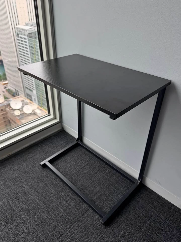 Black C-Shaped Side Table / Small Desk