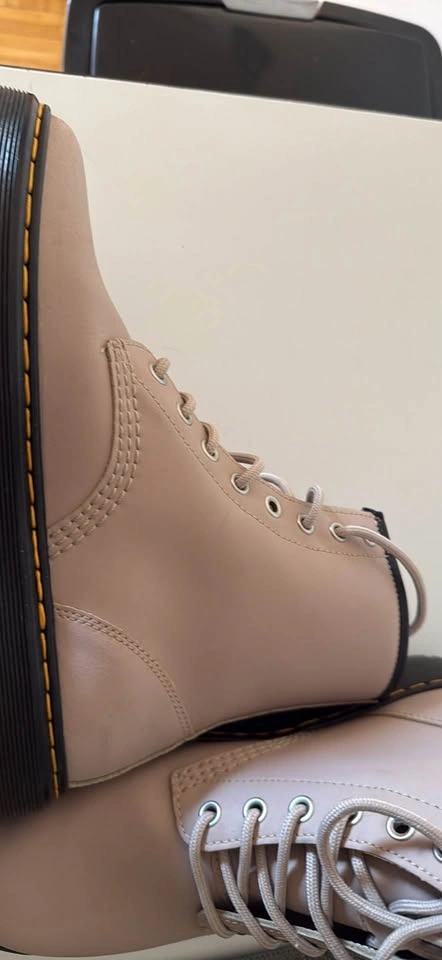 Dr. Marts Zavala light pink boots Air wair with bouncing sole.Si - photo 2