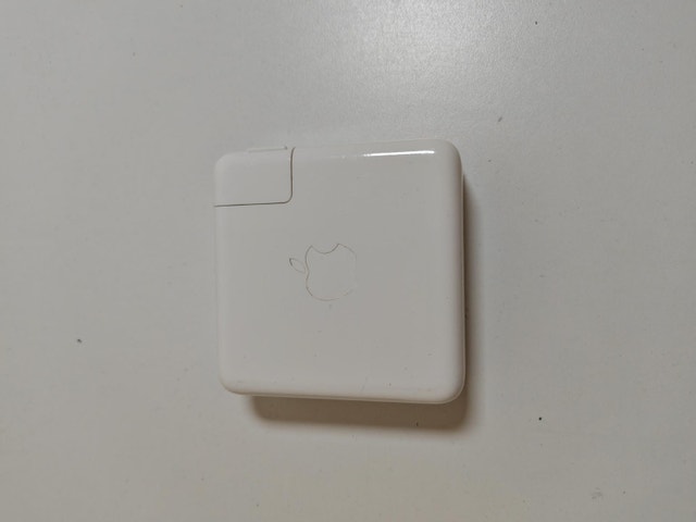 Official Apple 96W USB-C Power Adapter - Fast Charging