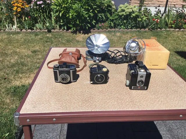Vintage Cameras and Equipment - See description thumbnail