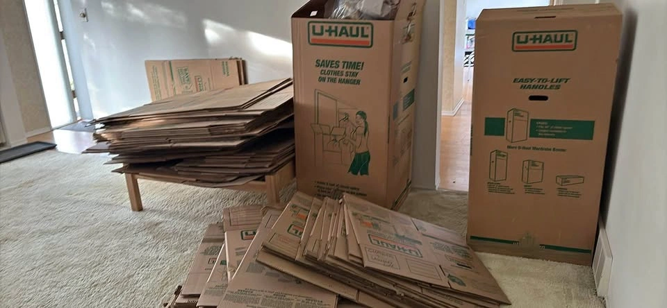 Moving Boxes & Wardrobe Boxes with Packing Paper