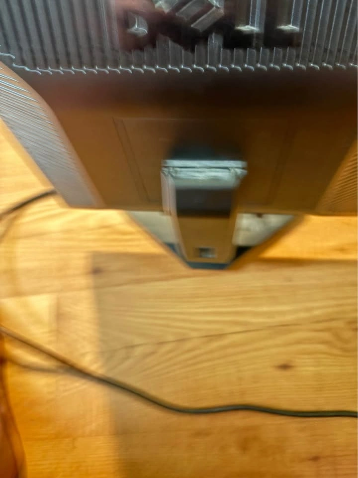 DELL Monitor NEEDS FIXING - photo 3