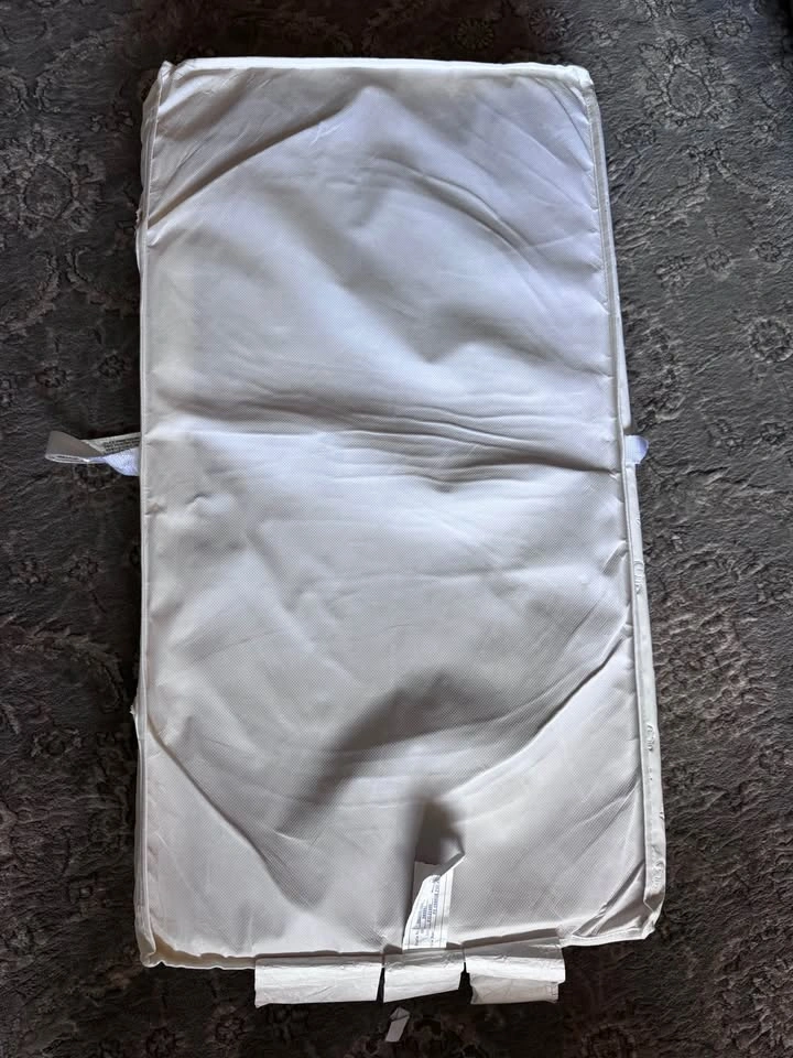 Sealy Waterproof Changing Pad + 4 Sheets - photo 2