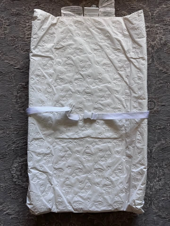 Sealy Waterproof Changing Pad + 4 Sheets - photo 4