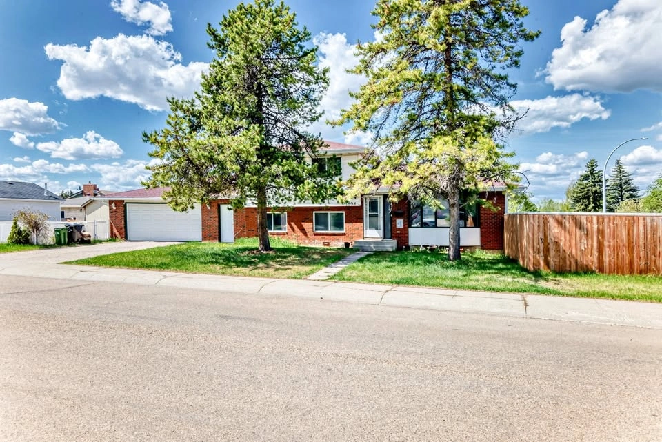 4 Beds 2.5 Baths House
