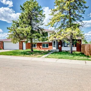 4 Beds 2.5 Baths House
