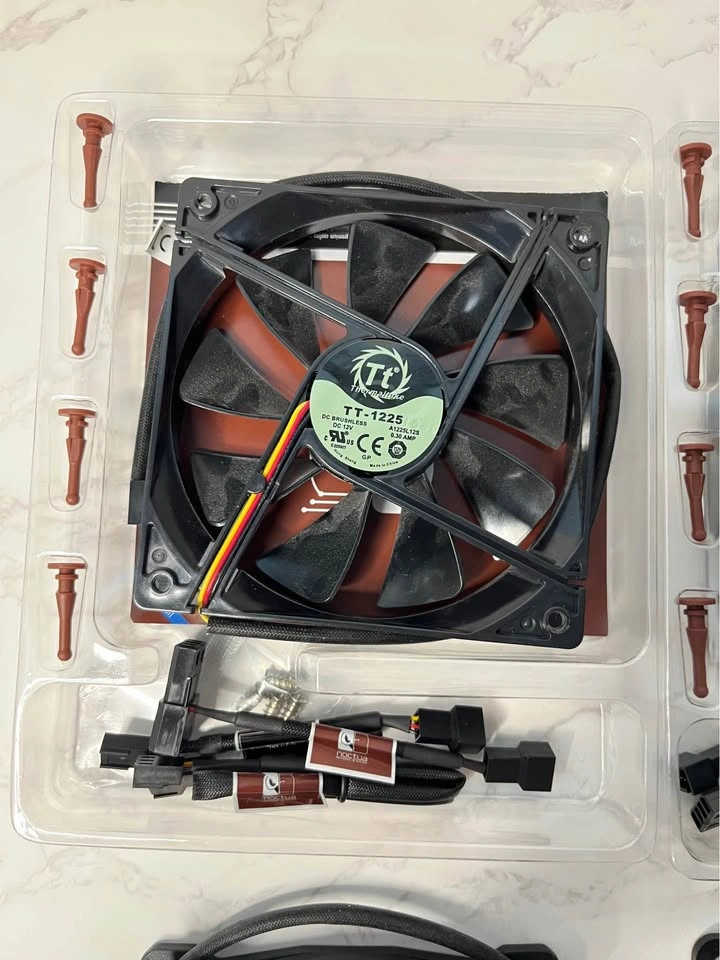 PC Fans Lot: Thermaltake & Corsair - photo 2