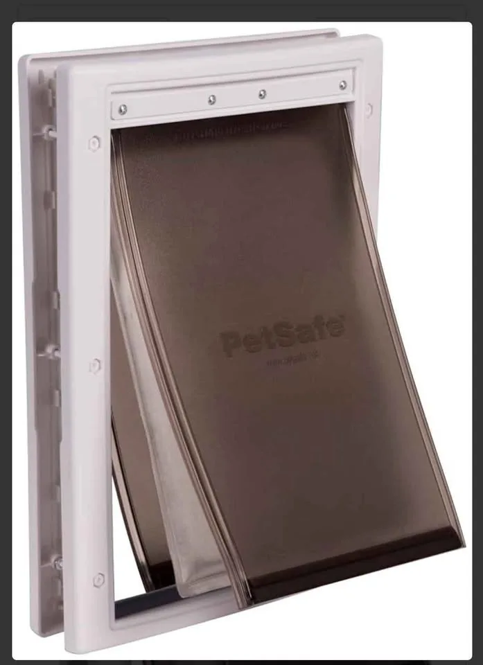 PetSafe Extreme Weather Pet Door, Medium image indicator(2)