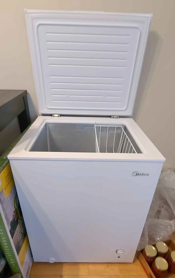 Midea Chest Freezer MRC05M3AWWC