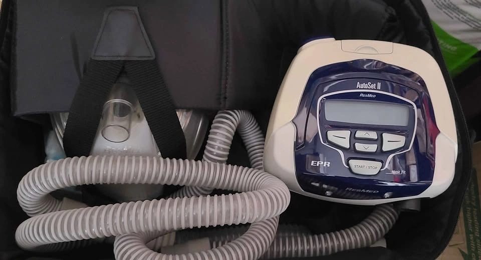 ResMed AutoSet II CPAP machine - photo 2