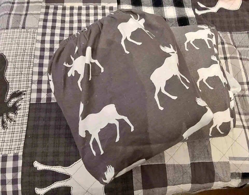 Moose print flannel sheets dbl