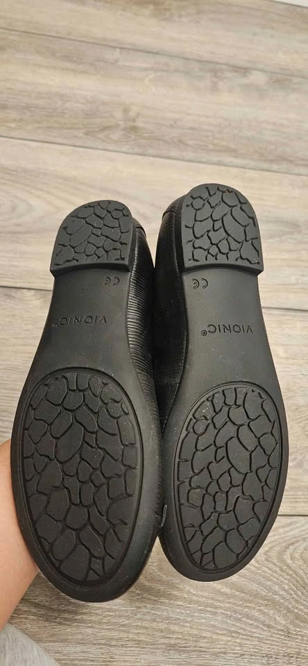 Vionic Ballet Flats - Size 5 - photo 3