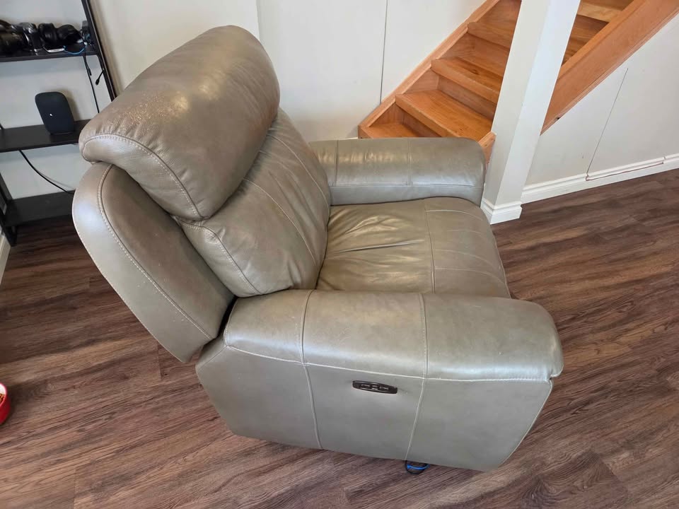 Real leather Power reclining chair - photo 2
