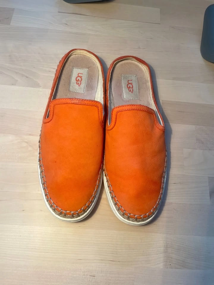 UGG Caleel Orange Nubuck Slides/Mules/Espadrilles US 8.5