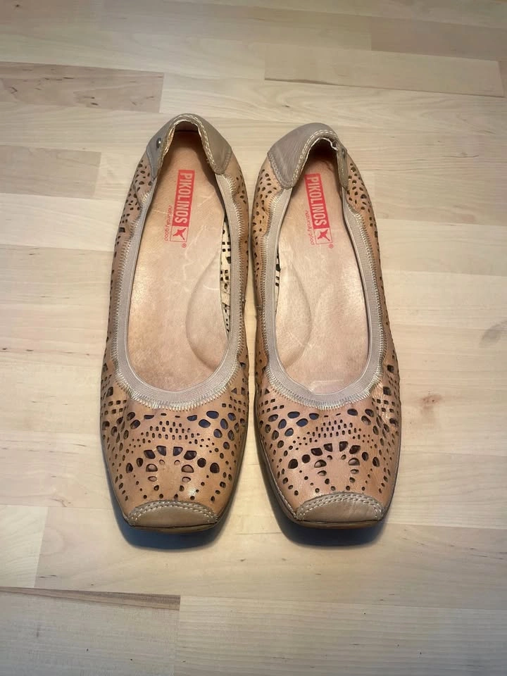 Pikolinos Gandia Laser-Cut Leather Slip-On Loafers EU 40 / US 39