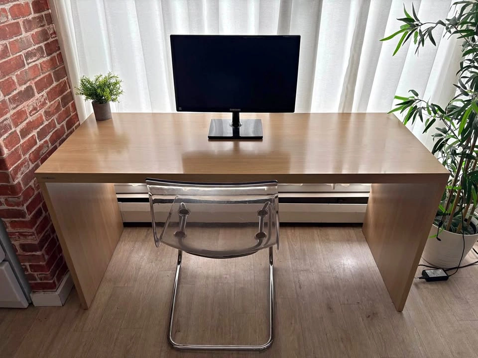 Solid Desk - Excellent Condition