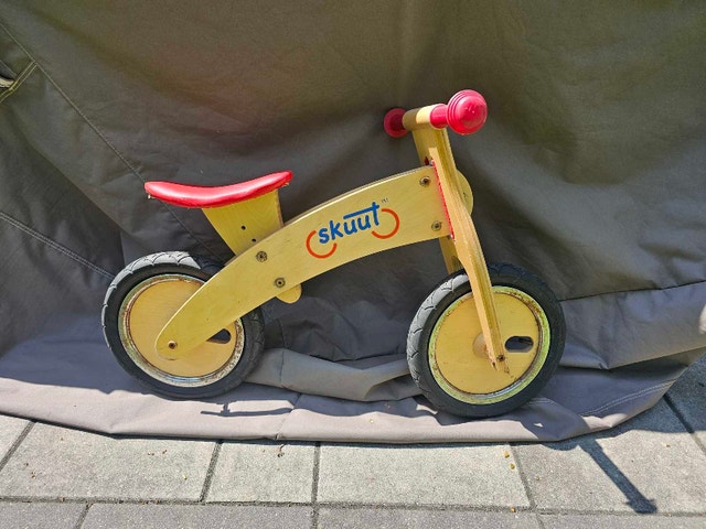 Skuut Wooden Balance Bike — Toddler / Kids