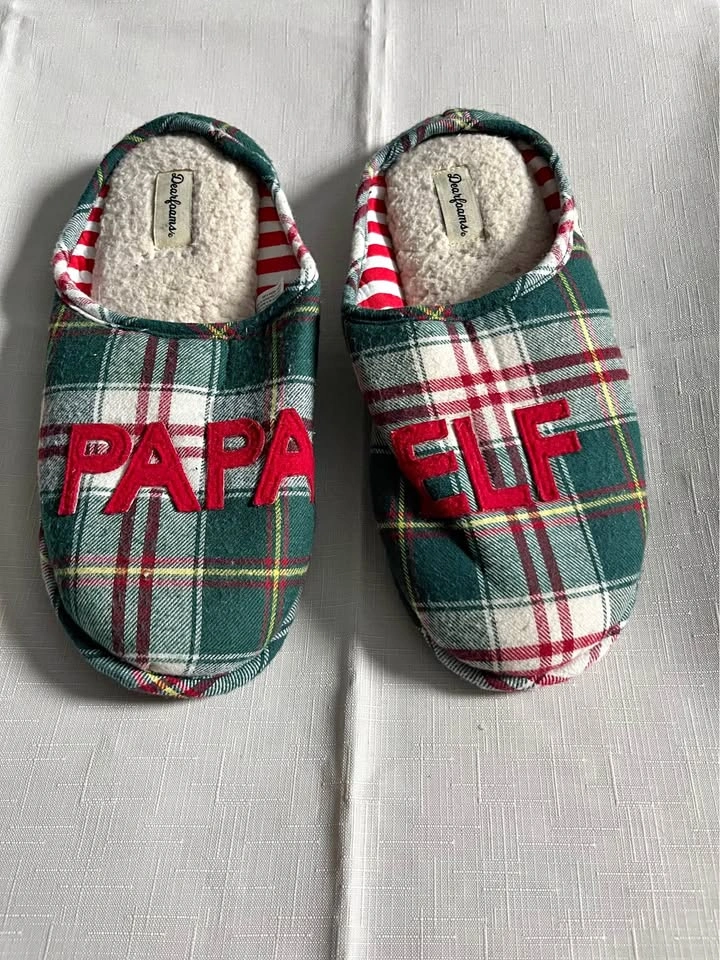 NEW Dearfoams Men's Green Plaid Papa Elf Slippers - Size 9-10