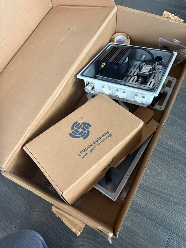 RAK Helium Miner + Outdoor Enclosure AV2 915MHz