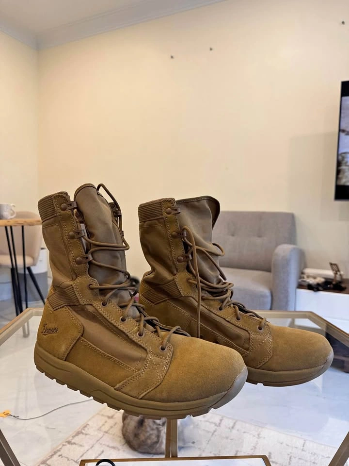 Danner Men’s Tachyon 8” Coyote Boots Size 10.5