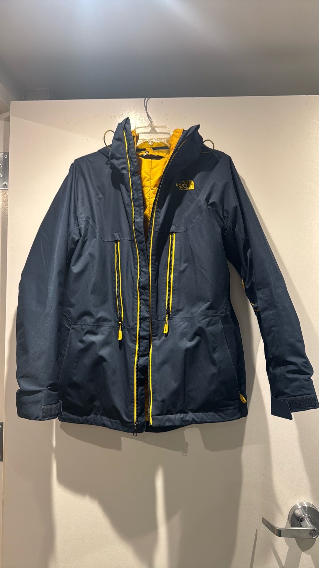 The North Face 3-in-1 Ski Jacket (Small) – Waterproof Shell + In