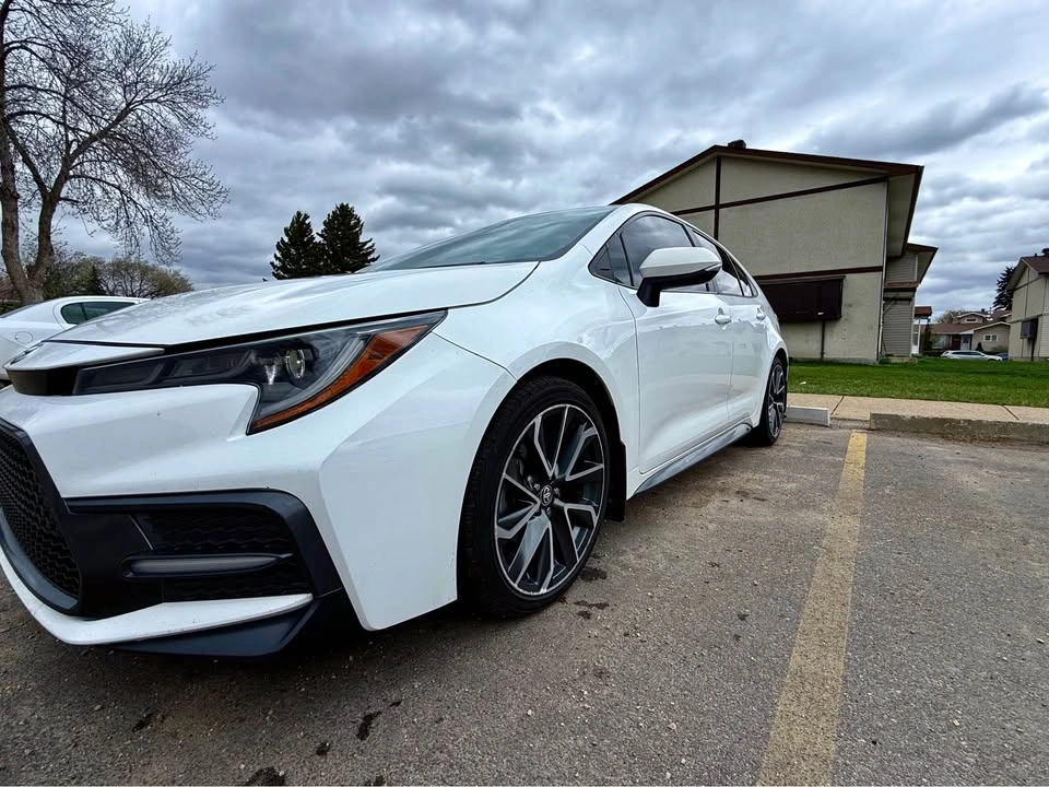 2020 Toyota Corolla SE 1.8L Alberta Registered - photo 2