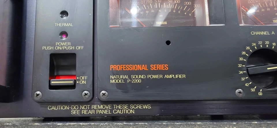 Yamaha P-2200 Power Amplifier - photo 2