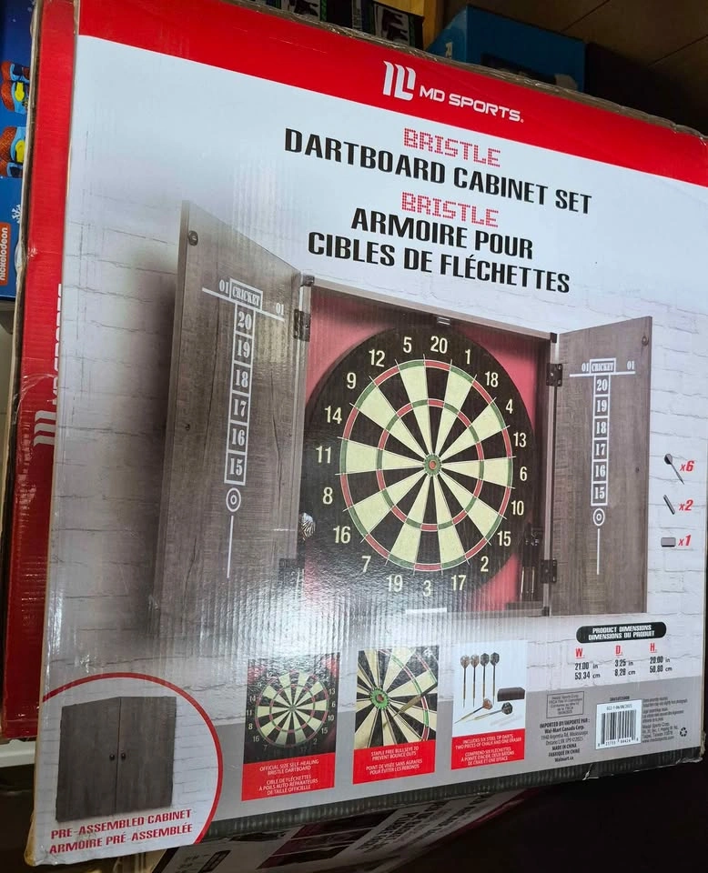 Brand New Bristle Dartboard Cabinet Set