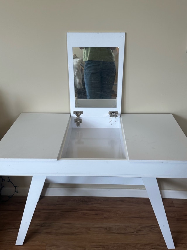 White Vanity Table/ Desk - photo 3