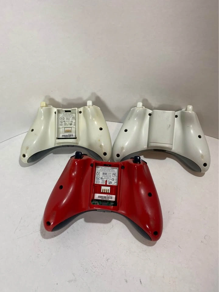Xbox 360 Controllers (Delivery Available) - photo 2